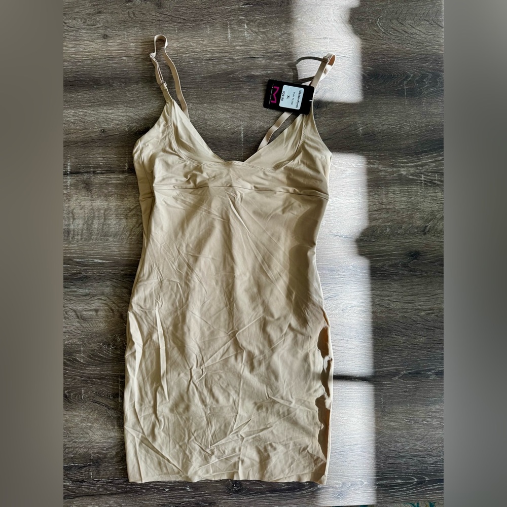 NWT Maidenform “Take Inches Off” Wear Your Own Bra Shapewear in Size XL
